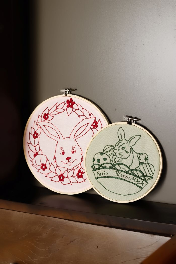 Bordado Livre Páscoa – Coelho Bordô